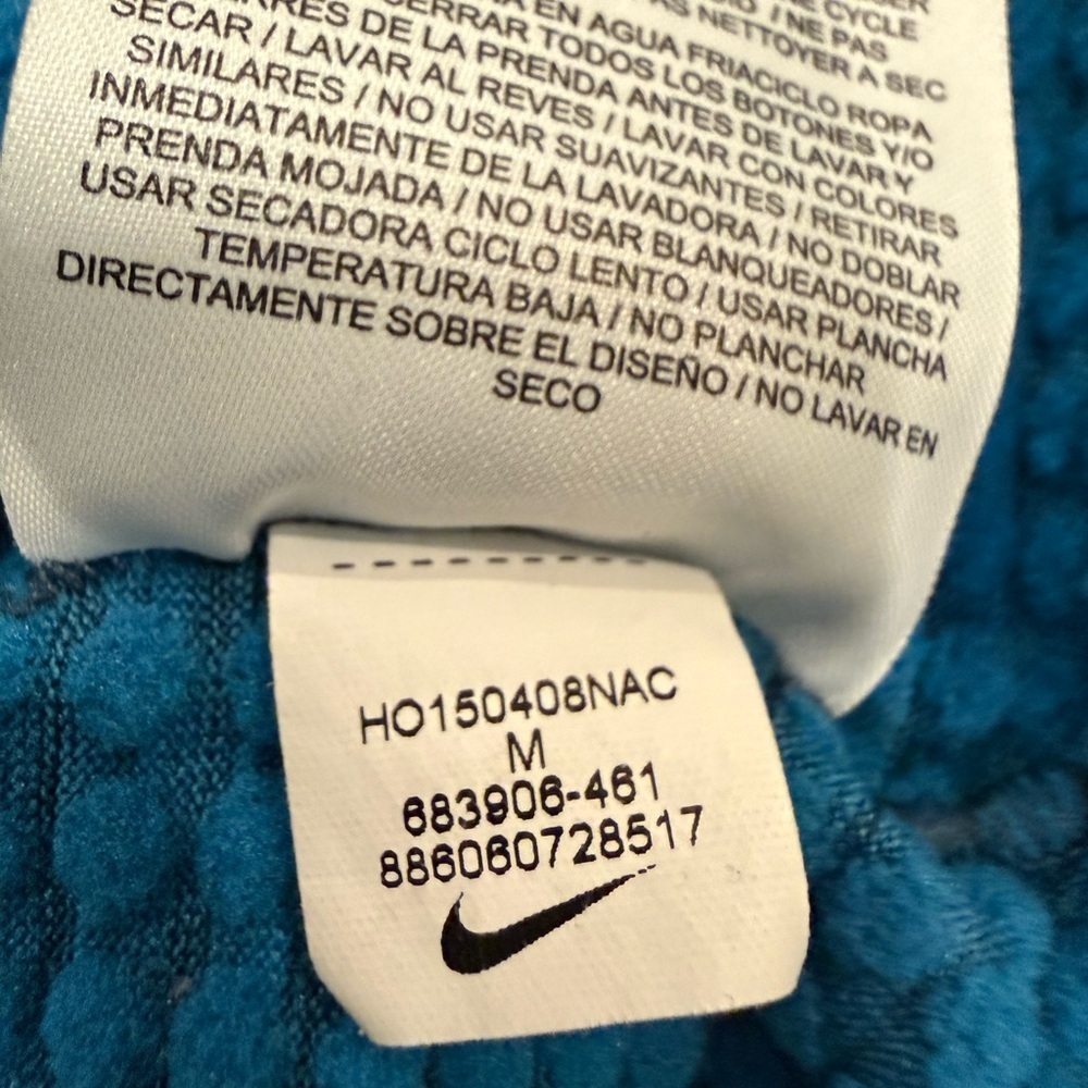 Nike Men's Dri-FIT Sphere Element 1/2-Zip Running Top
Size M - Picture 6 of 6